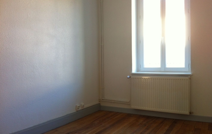 3 Pièces THIERS (63300)  90 m2 500 € 