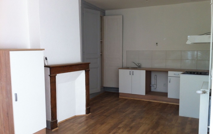 3 Pièces THIERS (63300)  90 m2 500 € 