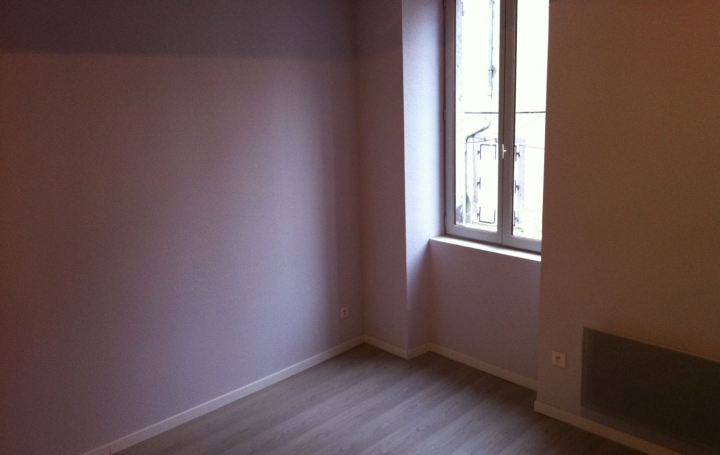 3 Pièces THIERS (63300)  50 m2 410 € 