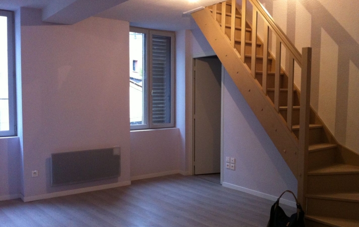 3 Pièces THIERS (63300)  50 m2 410 € 