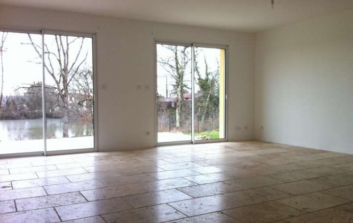 Réseau Immo-diffusion : Villa  ESCOUTOUX  93 m2 800 € 