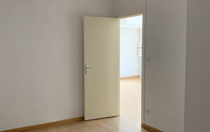 3 Pièces THIERS (63300)  65 m2 385 € 