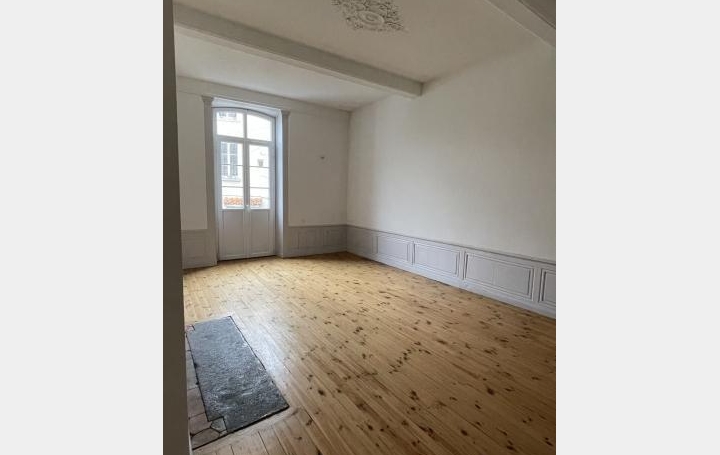 3 Pièces THIERS (63300)  64 m2 415 € 