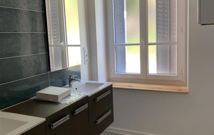 4 Pièces THIERS (63300)  87 m2 605 € 