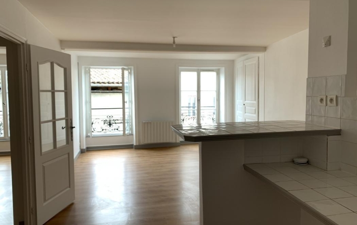 Réseau Immo-diffusion : Appartement P3  THIERS  72 m2 395 € 