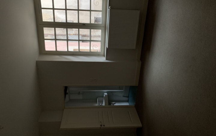 4 Pièces THIERS (63300)  111 m2 700 € 