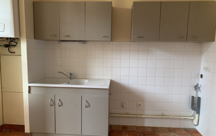 4 Pièces THIERS (63300)  111 m2 700 € 