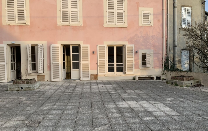 4 Pièces THIERS (63300)  111 m2 700 € 