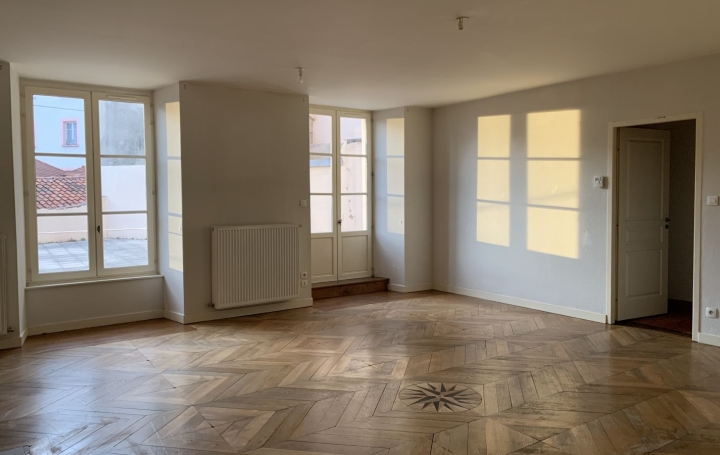 4 Pièces THIERS (63300)  111 m2 700 € 