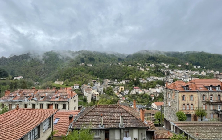 3 Pièces THIERS (63300)  88 m2 560 € 