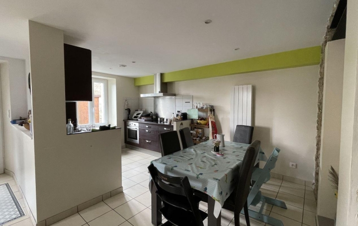 Maison de village CELLES-SUR-DUROLLE (63250)  122 m2 760 € 