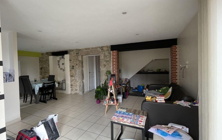 Maison de village THIERS (63300)  122 m2 760 € 