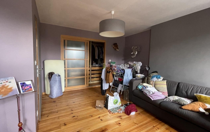 Maison de village THIERS (63300)  122 m2 760 € 