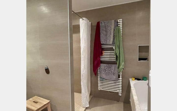 Maison de village THIERS (63300)  122 m2 760 € 