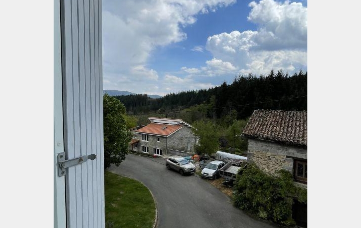 Maison de village THIERS (63300)  122 m2 760 € 