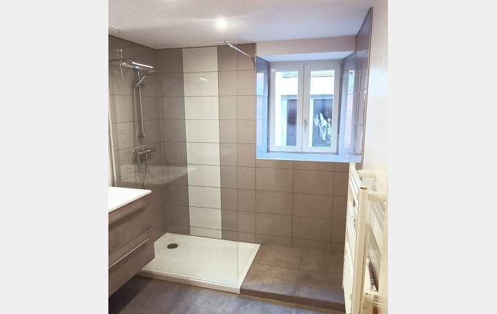 Maison de ville THIERS (63300)  48 m2 435 € 