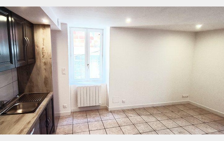 Maison de ville THIERS (63300)  48 m2 435 € 