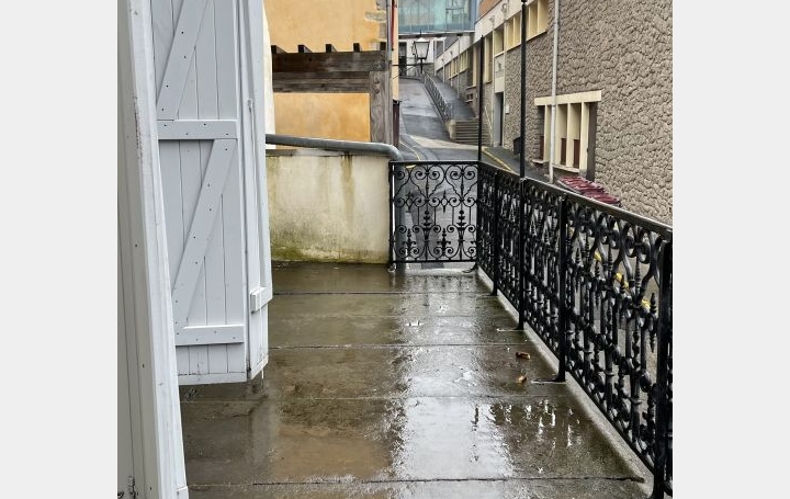 2 Pièces THIERS (63300)  54 m2 400 € 