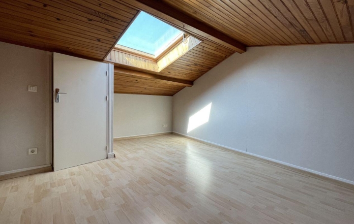 Maison de village THIERS (63300)  53 m2 485 € 