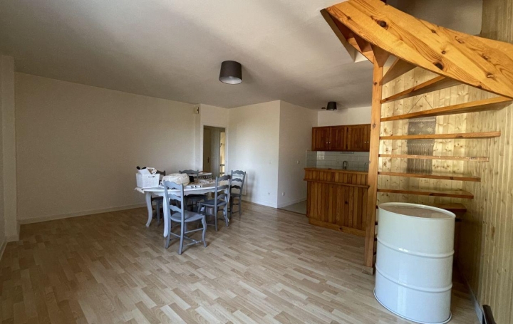 Maison de village THIERS (63300)  53 m2 485 € 
