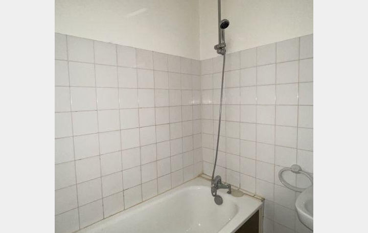 Maison de village THIERS (63300)  53 m2 485 € 