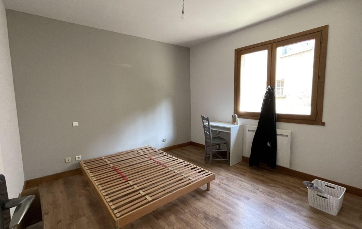 Maison de village THIERS (63300)  53 m2 485 € 