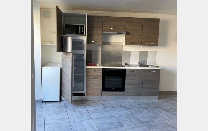 Studio THIERS (63300)  26 m2 330 € 