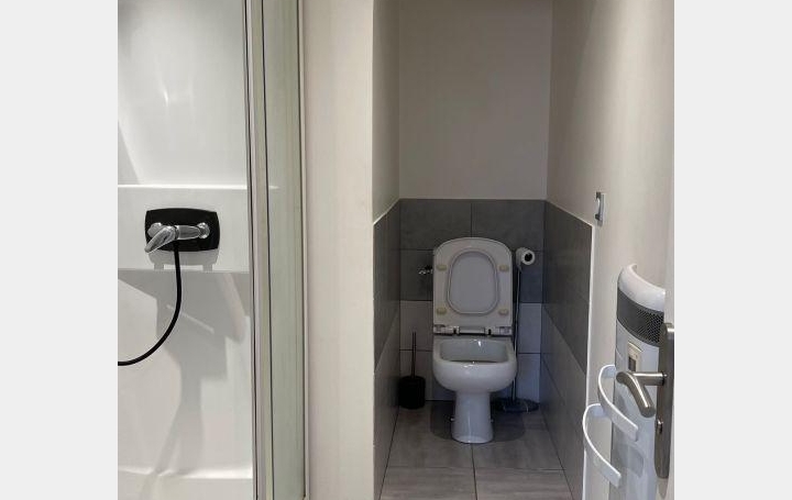 Studio THIERS (63300)  26 m2 330 € 