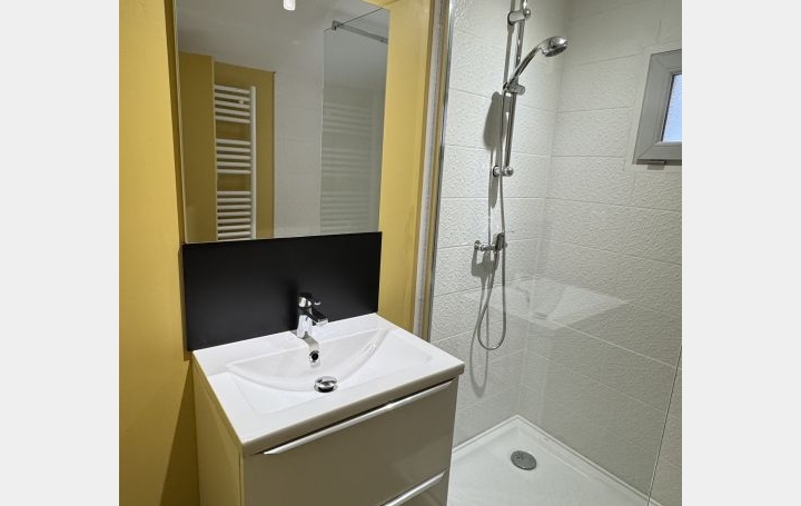 Maison SAINT-REMY-SUR-DUROLLE (63550)  28 m2 310 € 