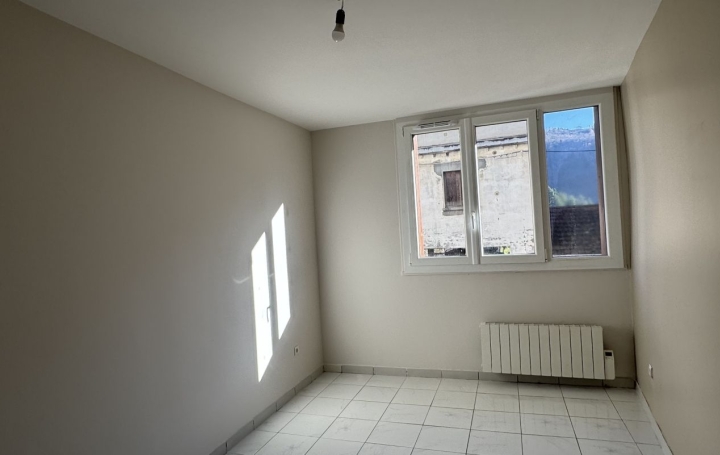 4 Pièces THIERS (63300)  75 m2 590 € 