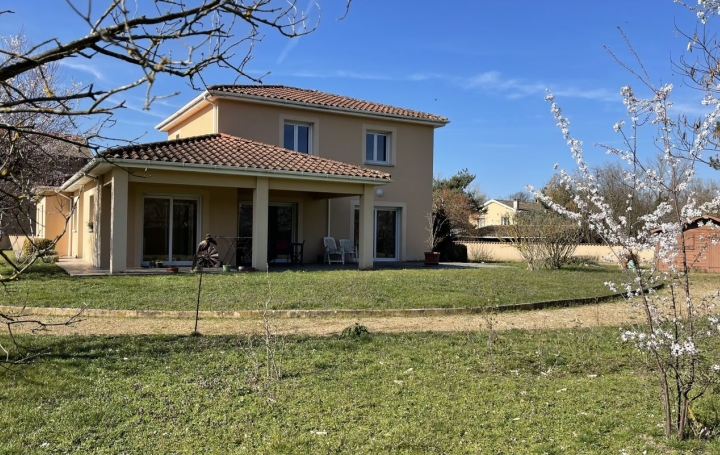 Maison THIERS (63300)  181 m2 1 090 € 