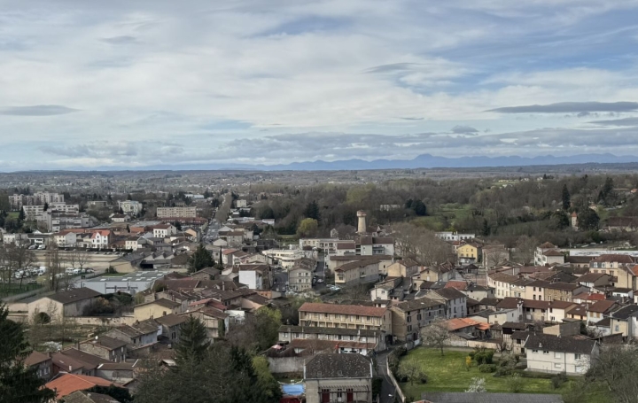 4 Pièces THIERS (63300)  83 m2 620 € 