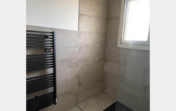 Villa ORLEAT (63190)  90 m2 235 000 € 