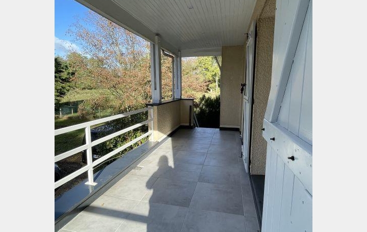 Villa ORLEAT (63190)  90 m2 235 000 € 