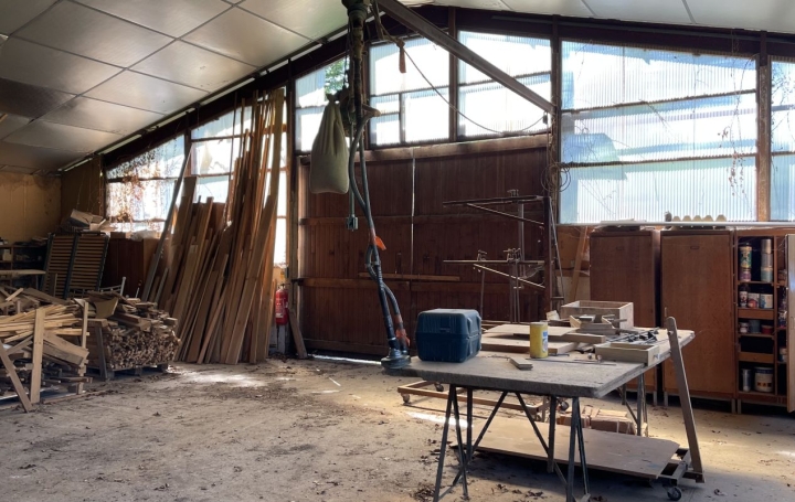 Local d'activité THIERS (63300)  1 000 m2 110 000 € 