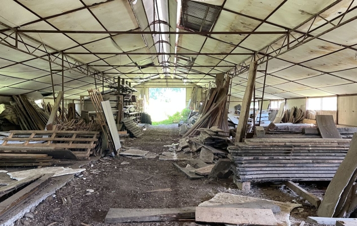 Local d'activité THIERS (63300)  1 000 m2 110 000 € 