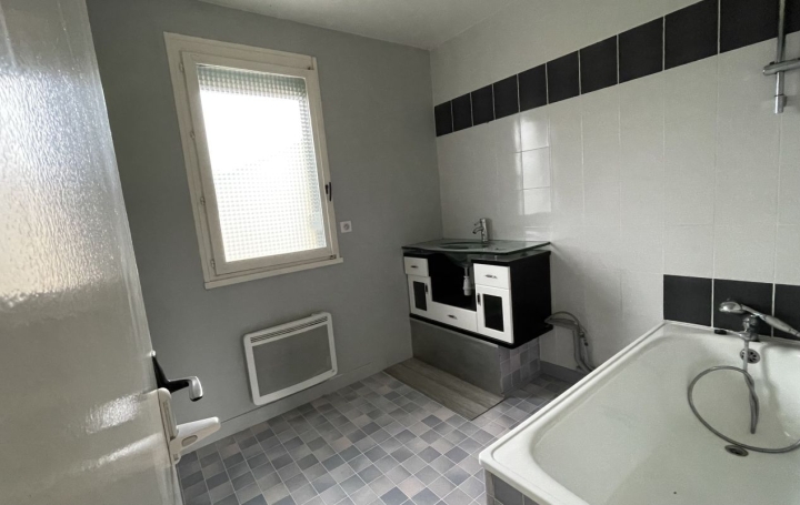 Maison MARAT (63480)  350 m2 200 000 € 