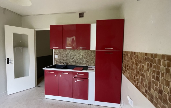 Maison MARAT (63480)  350 m2 200 000 € 