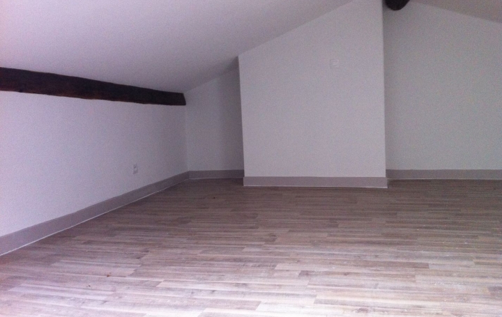2 Pièces THIERS (63300)  76 m2 45 000 € 