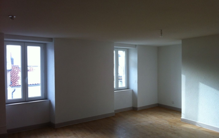 2 Pièces THIERS (63300)  76 m2 45 000 € 