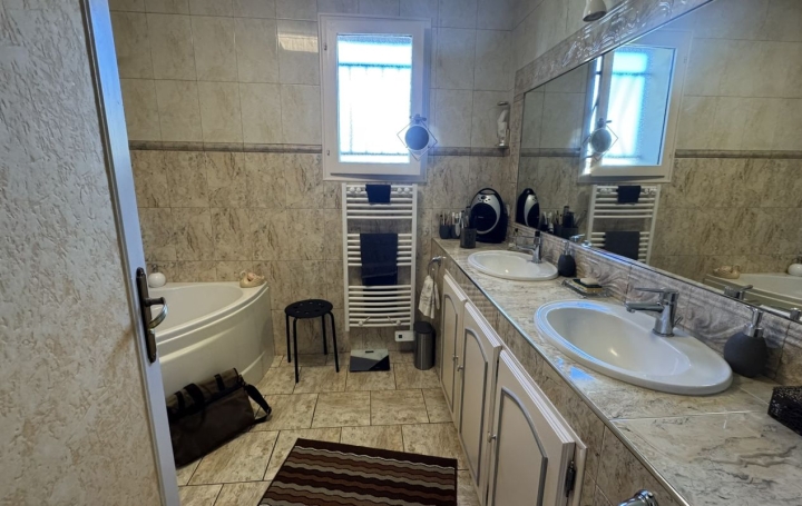 Maison DORAT (63300)  117 m2 240 000 € 