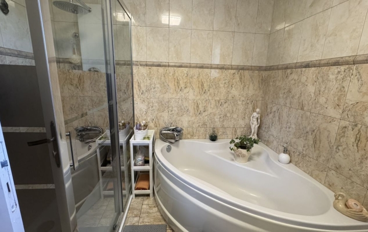 Maison DORAT (63300)  117 m2 240 000 € 
