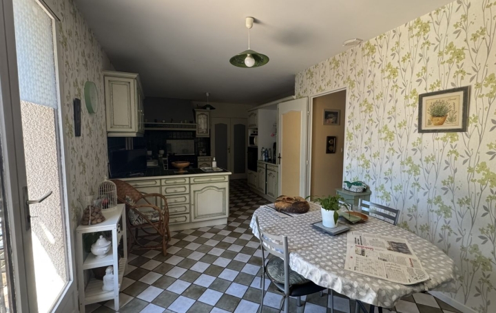 Maison DORAT (63300)  117 m2 240 000 € 