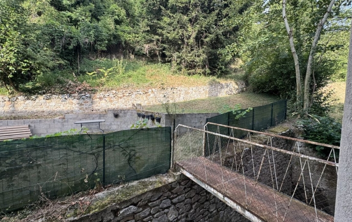 3 Pièces THIERS (63300)  84 m2 100 000 € 