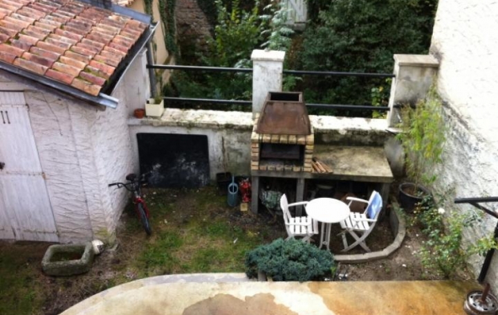 Réseau Immo-diffusion : Maison  CHATELDON  135 m2 100 000 € 