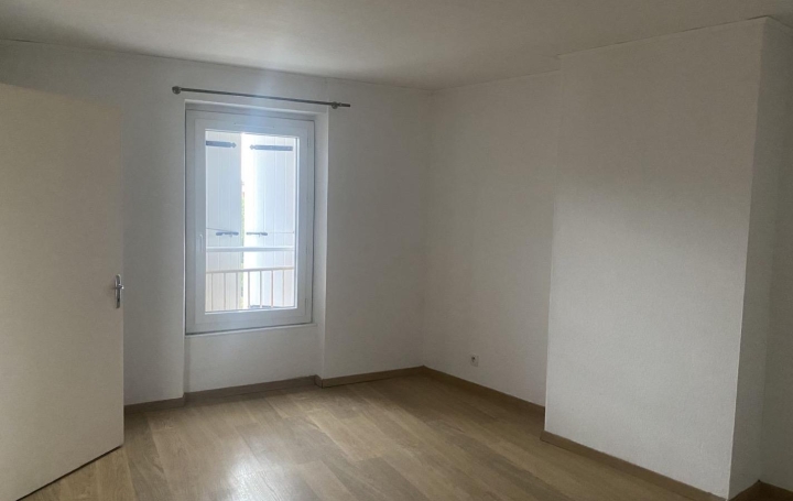 3 Pièces ALBI (81000)  81 m2 730 € 