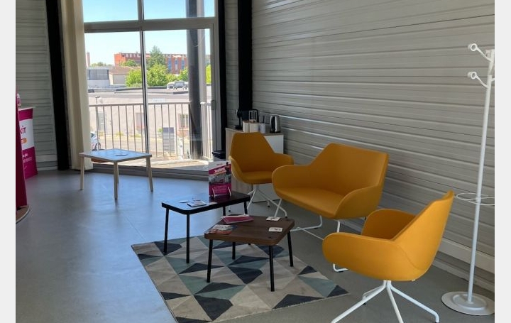 Local commercial ALBI (81000)  86 m2 1 012 € 