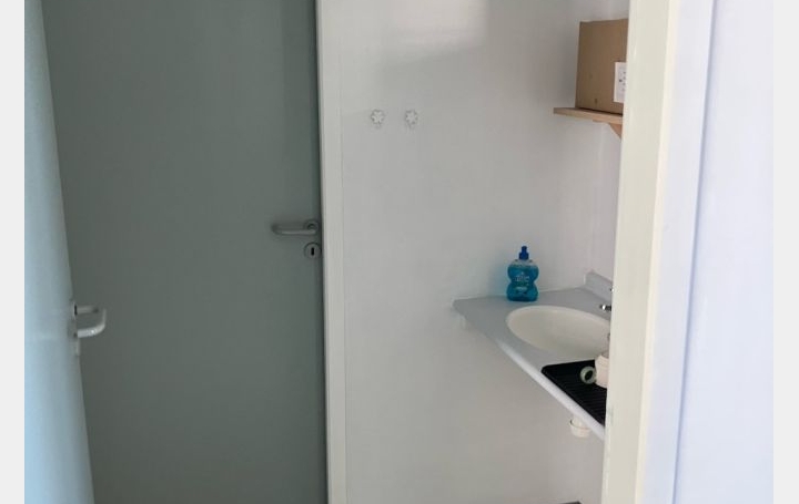 Local commercial ALBI (81000)  86 m2 1 012 € 