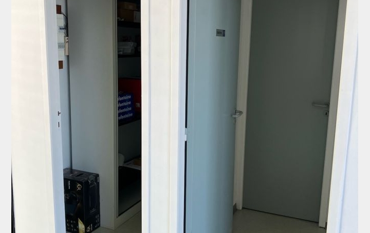 Local commercial ALBI (81000)  86 m2 1 012 € 