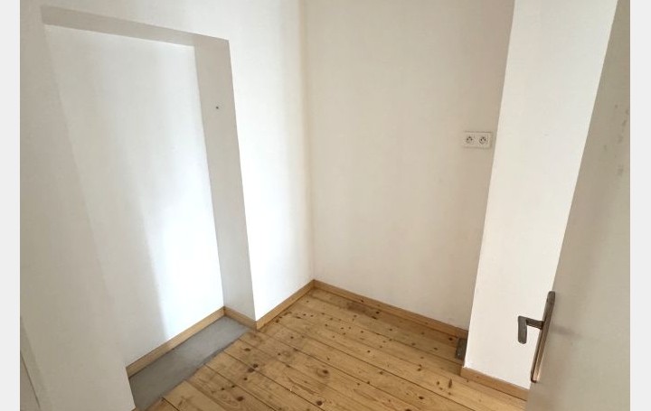 Maison MONTDRAGON (81440)  65 m2 660 € 